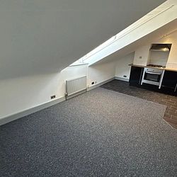 Folkestone Road, Dover, CT17 9RZ, Kent - Photo 2