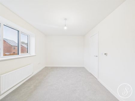 Heather Close, Seacroft, Leeds - Photo 5