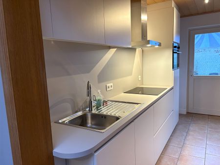 Huis met twee slaapkamers te huur. - Foto 2