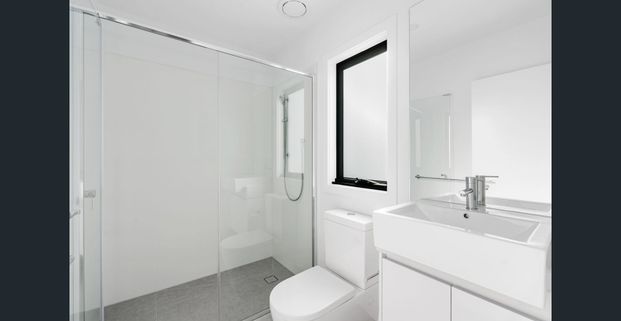 Two Bedroom + Study Townhouse! - Photo 1