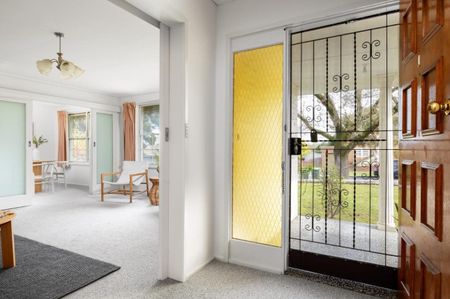 1/3 Corhampton Road, Balwyn North VIC 3104 - Photo 2