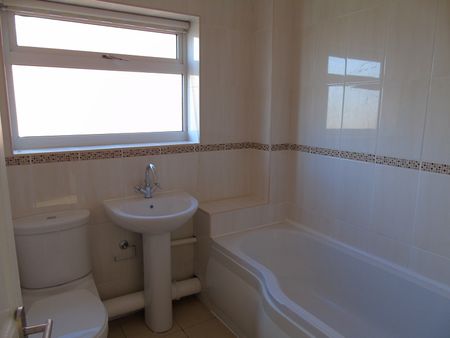 Two Bedroom Flat to rent - Photo 4