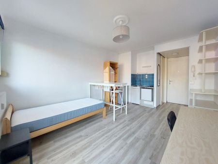 KRUTENAU - STUDIO MEUBLE AVEC BALCON - 18.48m² - Photo 4