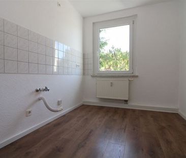 3-Zimmer-Wohnung in der 1. Etage mit Balkon wartet auf neue Mieter - Photo 1