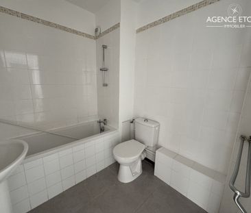 Appartement 2 pièces 59m2 MARSEILLE 9EME 854 euros - Photo 3