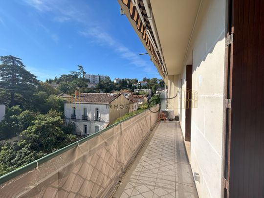 P3 70M² AVEC TERRASSE SECTEUR CROIX DE FER - BICHE - Photo 1