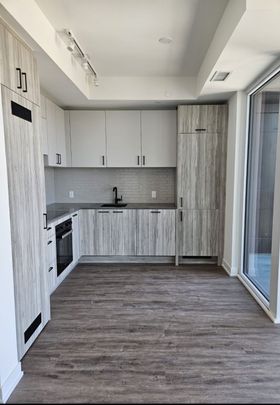 For Lease - 5 Quarrington Lane Unit# 2004, Toronto, Ontario - Photo 1