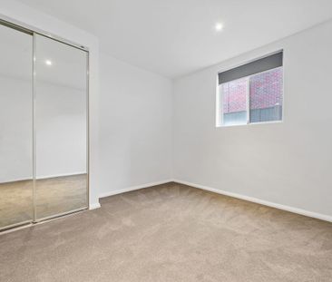 Modern Style Living in Sunshine - Photo 6