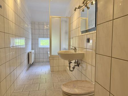 Dachgeschoss • ruhige Lage • 2-Zimmer • viel Grün • Hilbersdorf • Tageslichtbad • Anmieten! - Photo 4