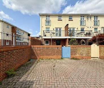4 bedroom townhouse to rent - Photo 1