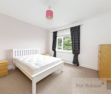 Wych Elm Crescent, Newcastle Upon Tyne - Photo 4