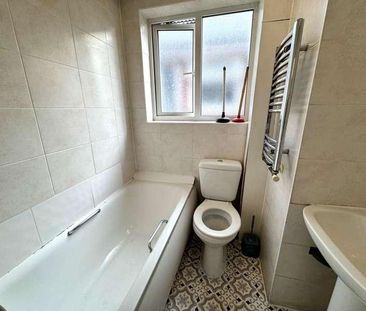 Willow Tree Lane, Hayes, UB4 - Photo 5