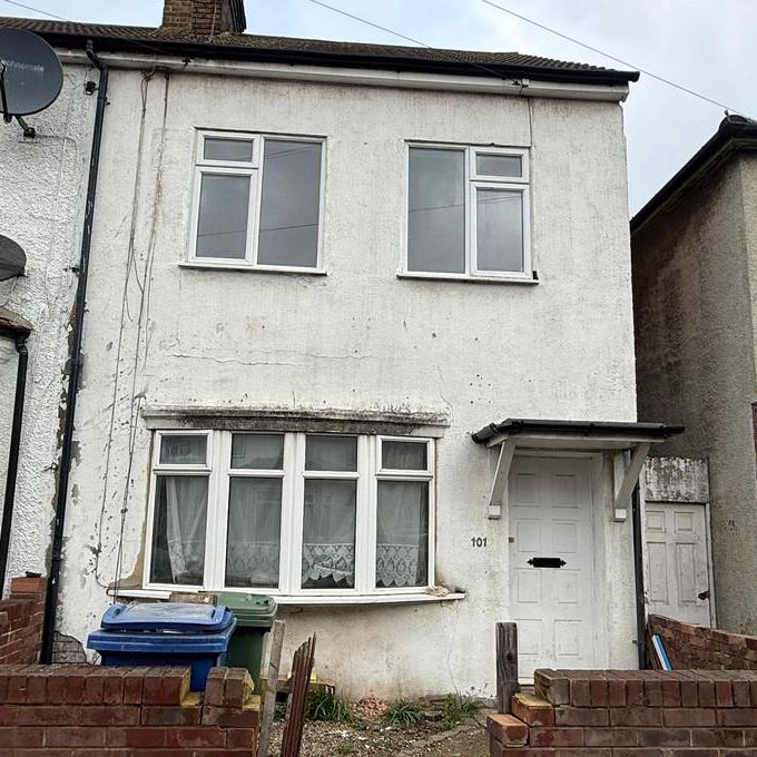 1 bedroom barn conversion to rent - Photo 1