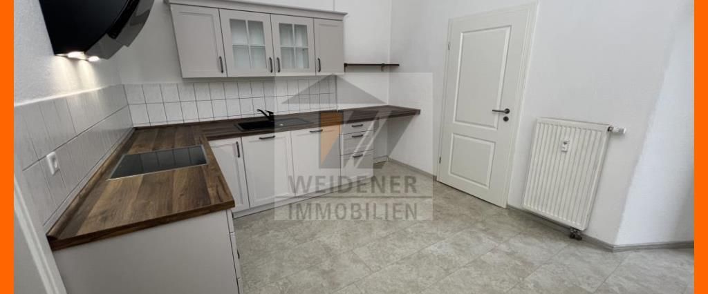 Moderne 3-Raum-Wohnung mit mit großer Wohnküche, EBK, Wanne und Balkon in Gera Ost! - Photo 1