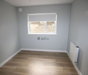 Apartment to rent in Dublin, Slademore Ave - Photo 6