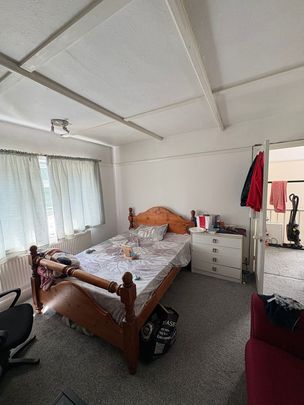 5 bed house to rent in Larkman Lane, Norwich, NR5 - Photo 1