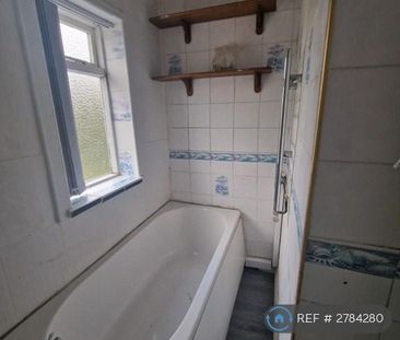 3 bedroom end of terrace house to rent - Photo 6