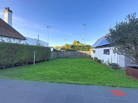 Ruime alleenstaande villa met grote tuin en veranda - Foto 2