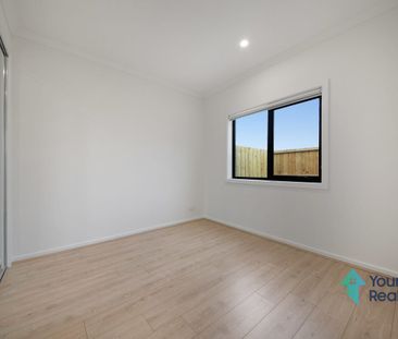 Exceptional Comfort & Contemporary Living in Deanside ! - Photo 2