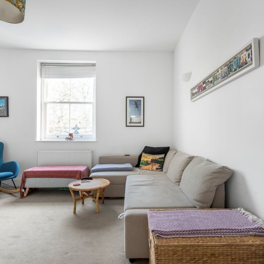 The Pavement, London, SW4 - Photo 1