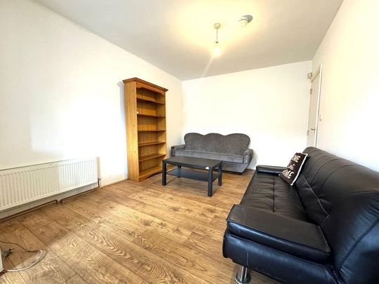 4 bedroom terraced house to rent - Photo 1