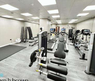 Victoria Avenue, SOUTHEND-ON-SEA - Photo 4