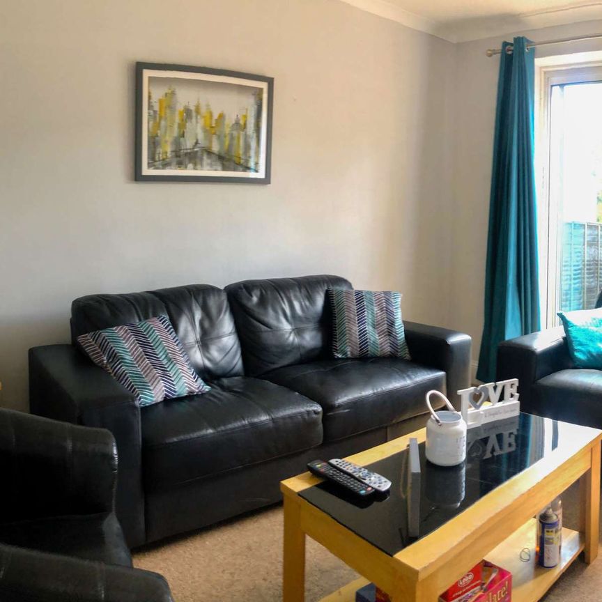 📍Great Location For Cressex Business Park📍 Room 4 - Photo 1