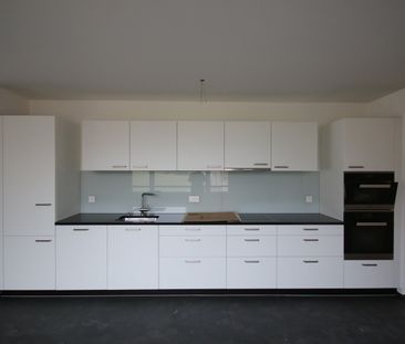 Moderne 3.5-Zimmer-Wohnung im Erdgeschoss - Photo 2
