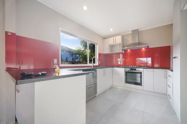 Modern 4-Bedroom Beauty in Wiri - Photo 1