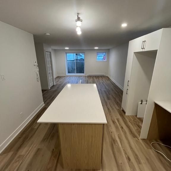 Très spacieux, moderne, nouveau 6 à louer - Photo 1