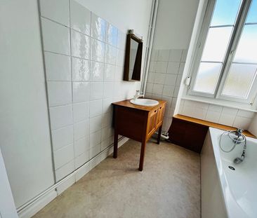 Location Maison 6 pièces 126m² - Photo 3