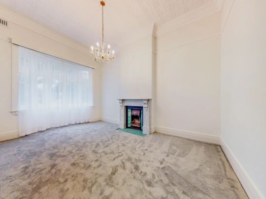 4 Bed, 1 Bath - Photo 1