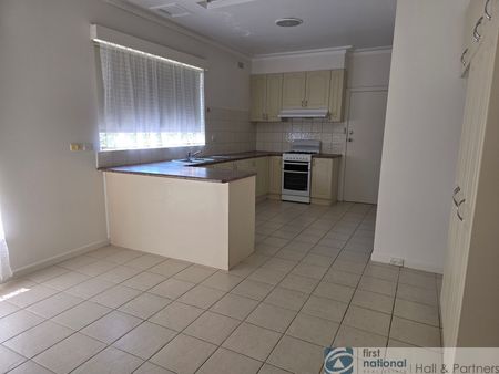 Well Presented 3 Bedroom - Photo 2