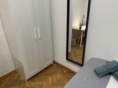 Calle de la Victoria, Madrid, Community of Madrid 28012 - Foto 5