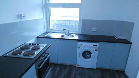 2 bedroom terraced house to rent - Photo 4