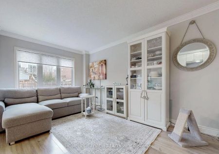 Condo Townhouse For Lease | N9255432 - Photo 5