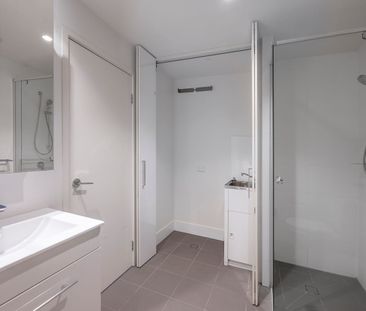 Contemporary Apartment Living in the Heart of Toowong - Photo 6