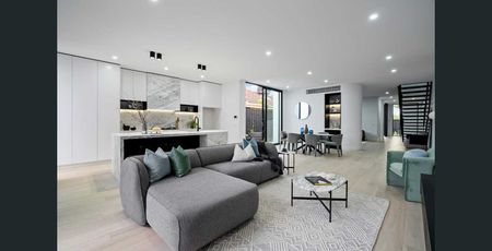 STRIKING COMTEMPORARY FAMILY TOWNHOUSE IN A COVETED LOCATION - Photo 4