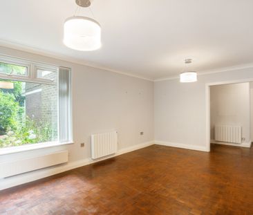 Mountcombe Close, Surbiton, Surrey, KT6 ground floor flat to rent - Photo 2