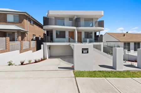 18a Lasseter Avenue, Chifley NSW 2036 - House For Rent | Domain - Photo 2