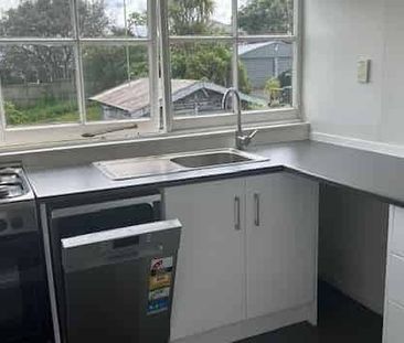 Great Kingsland Villa - Photo 2