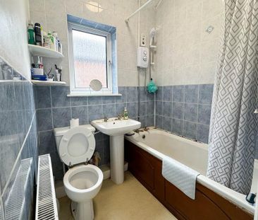 3 bedroom terraced house to rent - Photo 3