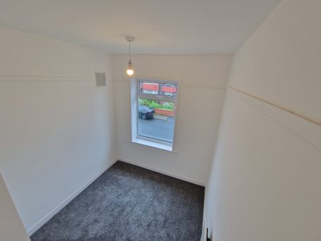 Kingston Road, Radcliffe - Photo 3