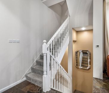 5 bedroom terraced house to rent - Photo 4