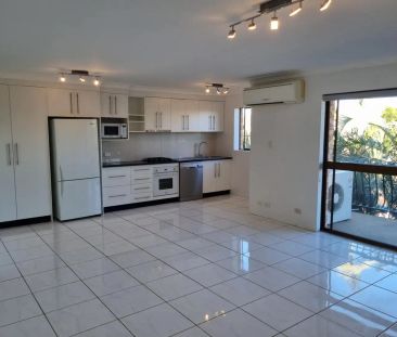 11/134 Station Road, Indooroopilly QLD 4068 - Photo 3