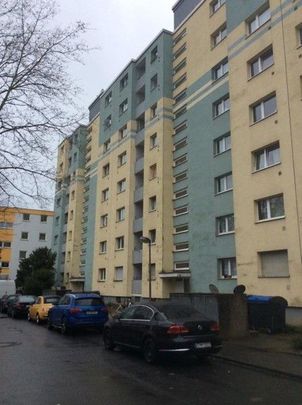 3- Zimmerwohnung in Köln- Neu- Brück - Foto 1