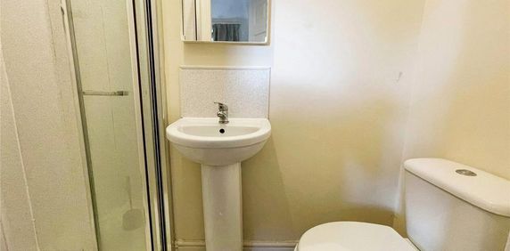 1 bedroom parking to rent - Photo 2