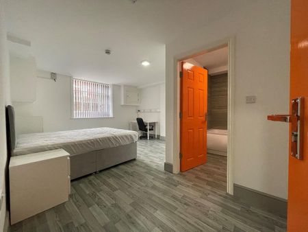 3 bedroom apartment to rent - Photo 2