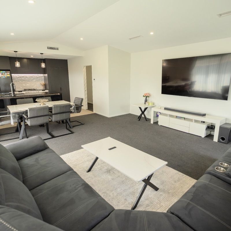 Luxurious High-Spec 4-Bedroom ready to move in before Christmas - Photo 1