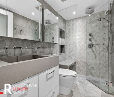 Condo in Downtown Vancouver, British Columbia - Photo 2